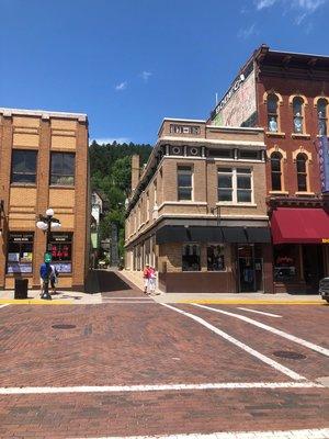 Storefront: 666 Main Street, Deadwood, SD 57732