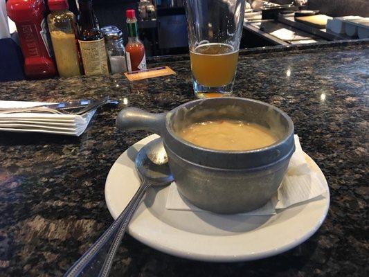 Lobster Bisque- Lacking lobster, seasoning, cream for thickness. Huge let down