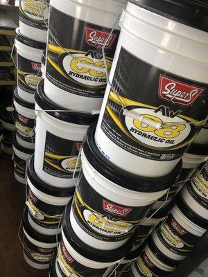 Plenty of Hydraulic Oil!