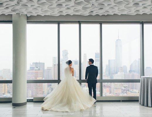 best new york city skyline with this bride and groom