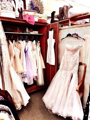 "Pretty vintage dresses"