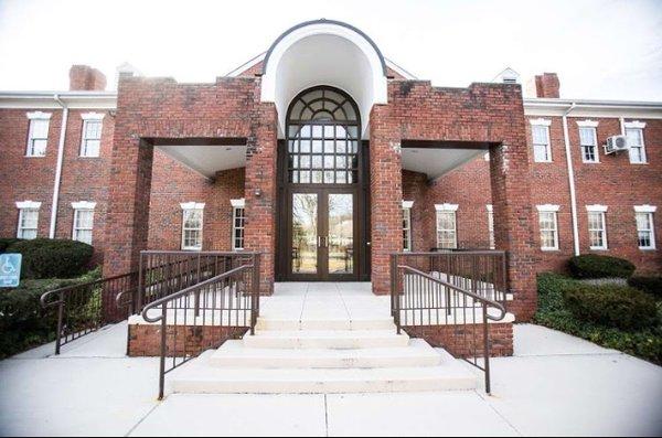 Oracle Hearing Center- Yasmin Battat, AuD