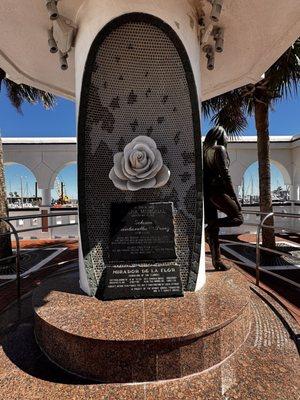 Selena Memorial Statue