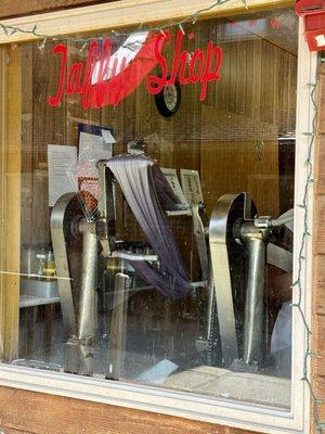 Rushmore Mountain Taffy Shop