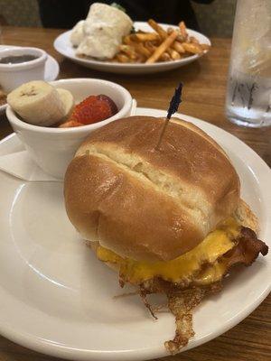 Breakfast sandwich