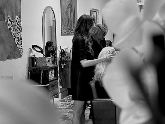 Adys DuardoAD ATELIER
AN ECO-FRIENDLY HAIR, BEAUTY AND LIFESTYLE STUDIO, FOUNDED BY CELEBRITY STYLIST AND MASTER COLORIST ADYS DUARDO