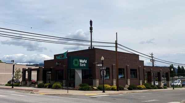 Photo of the WaFd Bank Branch location in Newport, Washington. Located at 224 S Washington Street, WA 99156.