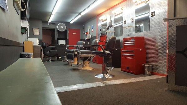 Kutt Muur Barber Shop