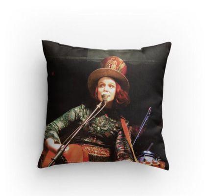 Gifts for the fan who wants to capture Emi's Style