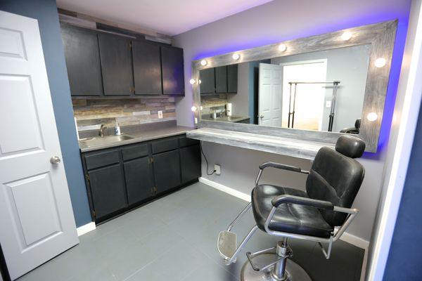 CypherBlu Lighting and Grip