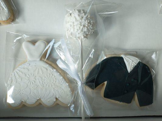 Wedding cookies and cake pop