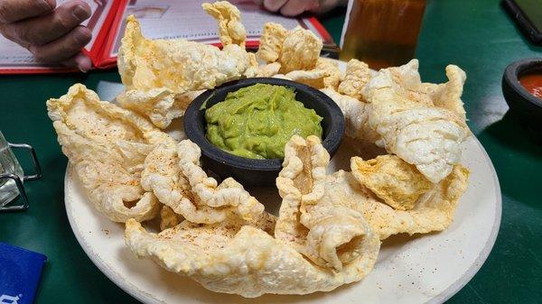 Guacamole with chicharrones