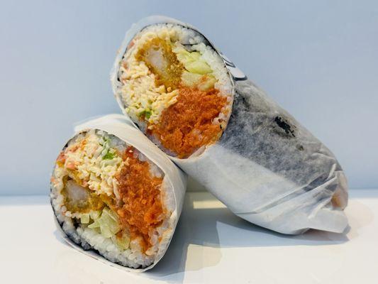 Spicy tuna lover burrito
Spicy tuna, shrimp, tempura, avocado, cucumber, Kani salad, and spicy mayo.