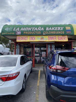 La Montana Bakery & Cafe