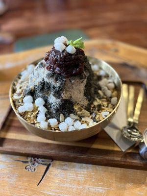 Injolmee bingsoo with mochi and red beans