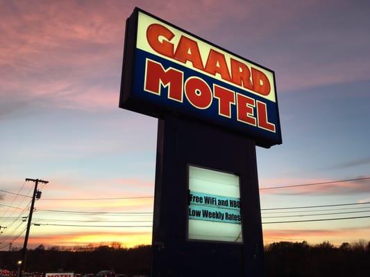 The sun sets upon Gaard Motel.