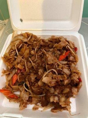 This is supposed to be beef chow fun. I have had a lot of chow fun in my life and I have never seen this mess.
