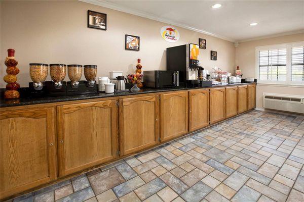 Super 8 by Wyndham McAllen/Downtown