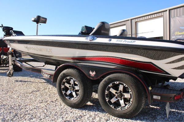 Boat fiberglass shop