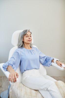 Find clarity through the noise of anxiety, depression, and distraction with IV-Ketamine Treatment.