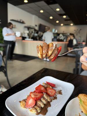 Nutella pancakes with strawberries