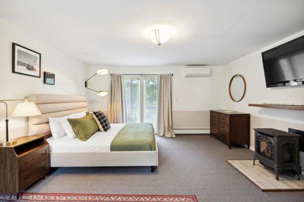 King Suite Side View