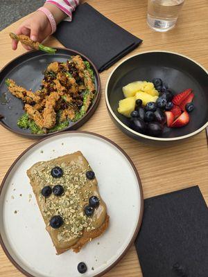 Fried green beans, zucchini toast, kid's fresh fruit