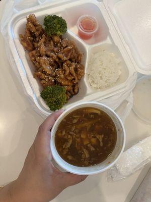 Sesame chicken lunch combo $10