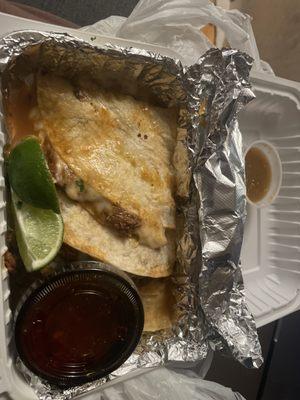 QUESADILLA DE BIRRIA/ BIRRIA QUESADILLA