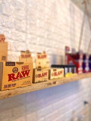 Variety of Raw rolling papers available