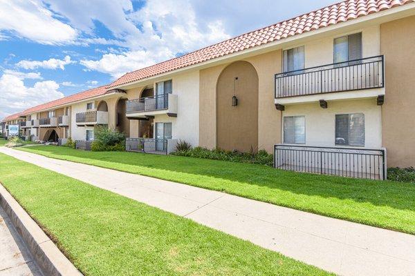 Carson Oakwood Apartments