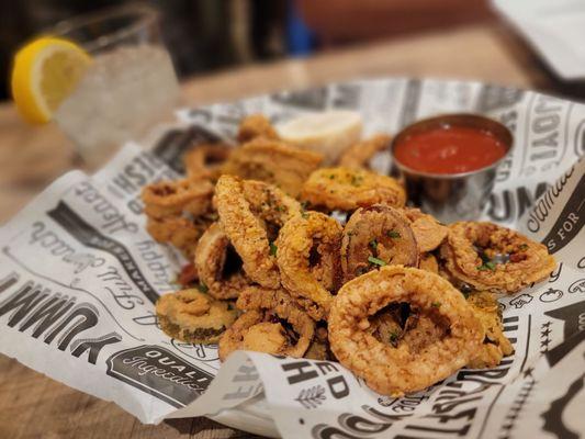 Fried calamari, shrimp and peppers. Very good!