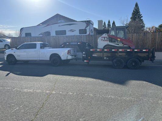 Lindsey's Bobcat and Hauling Service