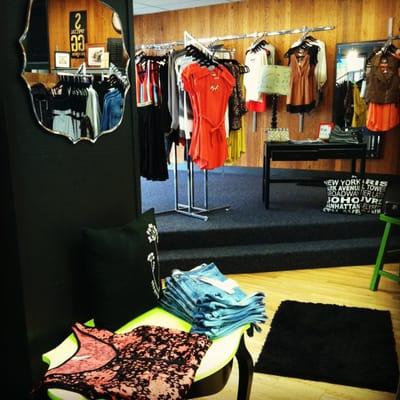 J. Ryan Salon & Boutique