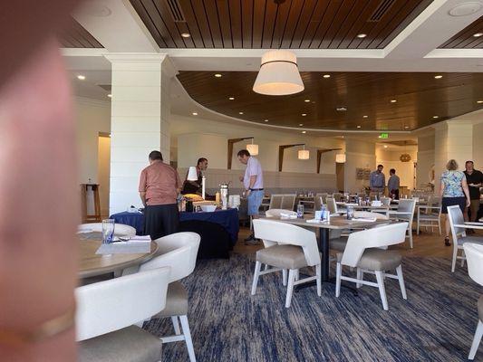 Omlette station and prime rib