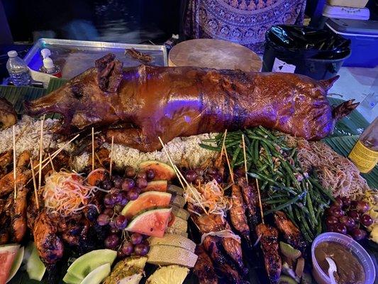 Spread of Lechon baboyand chicken.