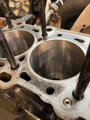 Block scratches and cylinder scores.