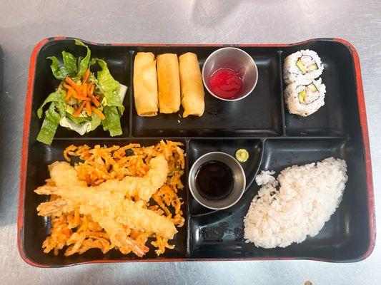 Lunch special: Shrimp tempura bento box