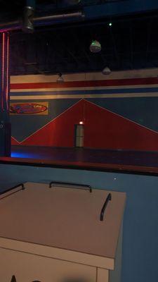 Skating rink