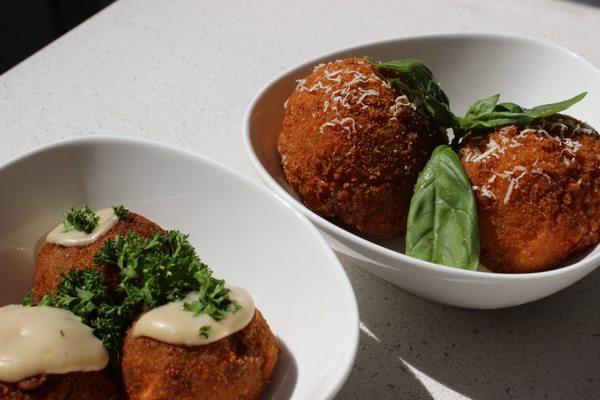 Sicilian street food--
Arancini with mushrooms x Arancini with bolognese