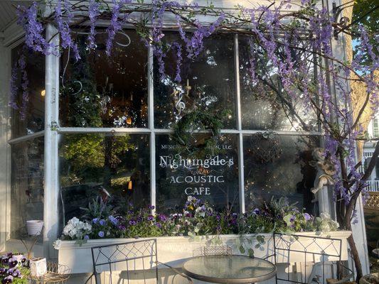 Nightingale's Acoustic Cafe