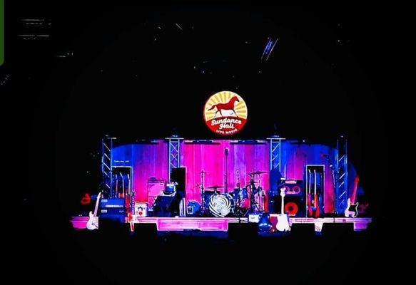 Cody Canada about ready to take the stage!