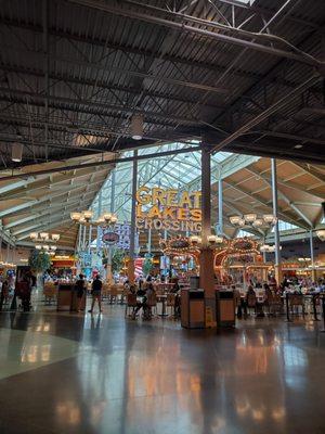 Great Lakes Crossing Outlets, A Taubman Property