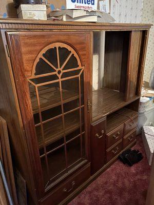 Entertainment center