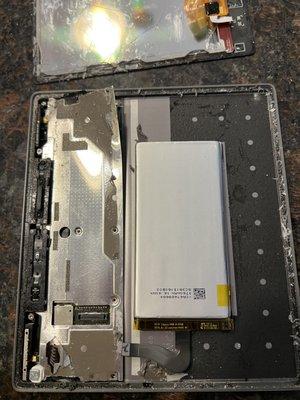 Inside of kindle, screws missing