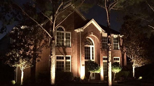 Custom Courtyards Design and Landscaping