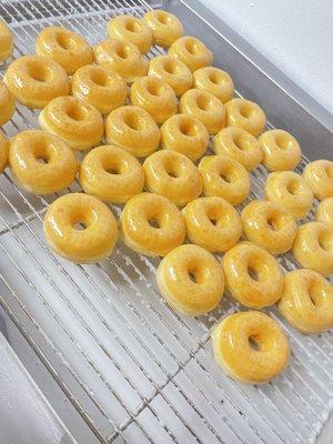 Glaze donut