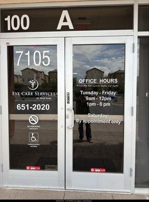 This shows that they are by appointment only on Saturday and we got here before they posted 2 o'clock. At their invitation.