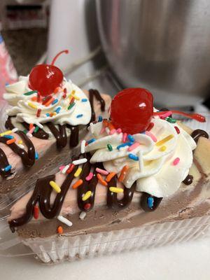 Banana split cheesecake