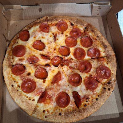 Pepperoni pizza, medium